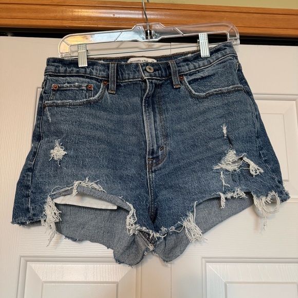 Abercrombie & Fitch Curve Love High Rise Mom Shorts - Picture 1 of 5